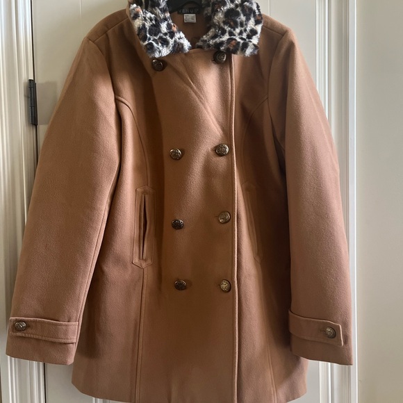 Camel Women’s Peacoat with animal print collar! Size Large! Worn once - Picture 11 of 16